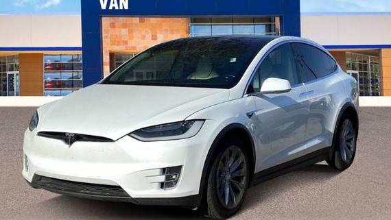 TESLA MODEL X 2018 5YJXCBE25JF109276 image
